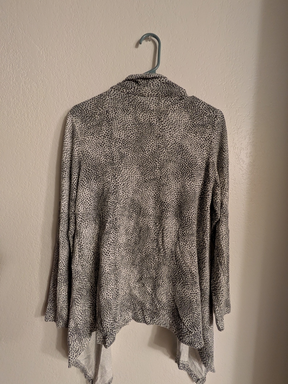 Lightweight Black & White Printed Open-Front Women's Cardigan - Picture 4 of 5